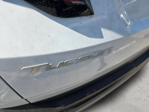 Used 2025 Hyundai Tucson Limited AWD/4WD image 17