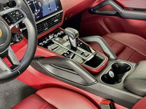 Certified 2023 Porsche Cayenne Coupe AWD/4WD image 21