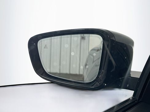 Used 2023 BMW i4 eDrive35 RWD image 16