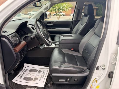 Used 2018 Toyota Tundra Limited w/ Limited Premium Package AWD/4WD image 30