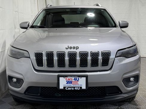 Used 2019 Jeep Cherokee Latitude Plus AWD/4WD image 2