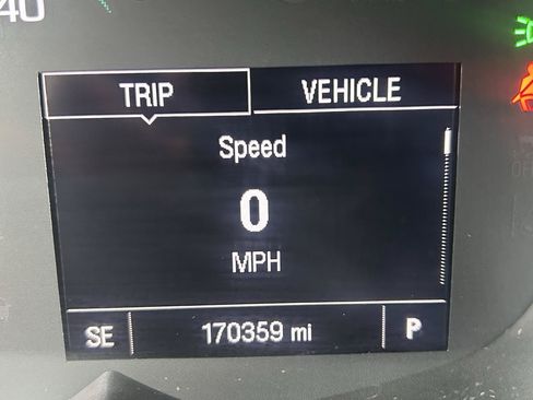 Used 2018 Chevrolet Trax LT w/ LT Convenience Package FWD image 21