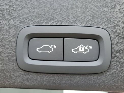 New 2026 Volvo XC40 B5 Plus w/ Protection Package Premier image 31