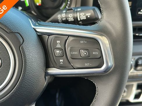 Used 2025 Jeep Wrangler Unlimited Sahara AWD/4WD image 18