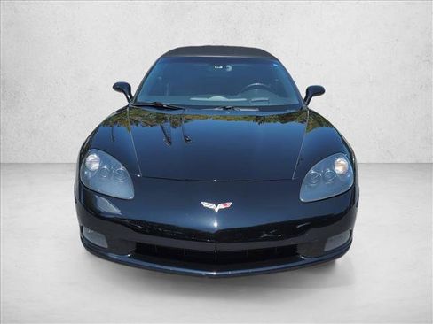 Used 2006 Chevrolet Corvette Convertible w/ Preferred Equipment Group RWD image 2