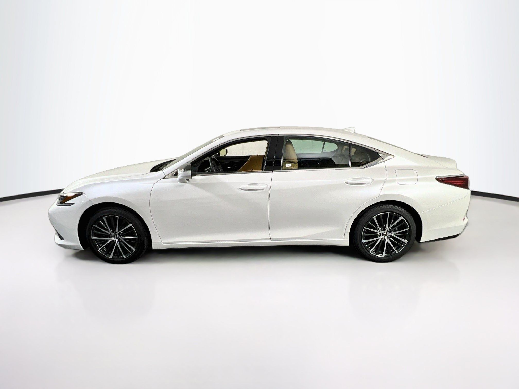 Used 2024 Lexus ES 350 w/ Premium Package FWD image 8