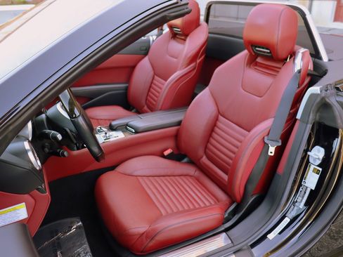 Used 2013 Mercedes-Benz SL 550 image 12