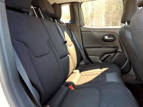 Used 2020 Jeep Renegade Altitude image 11