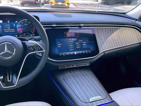 Used 2024 Mercedes-Benz E 450 4MATIC Sedan image 8