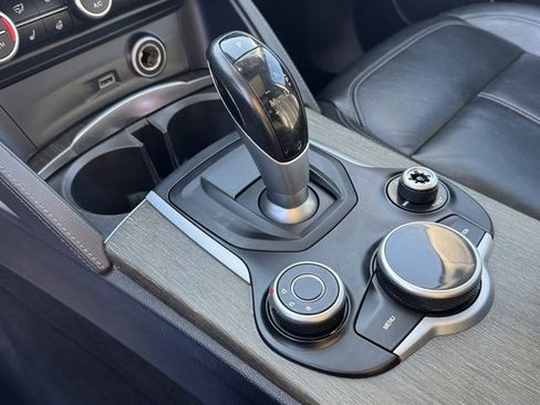 Used 2018 Alfa Romeo Stelvio Ti image 19