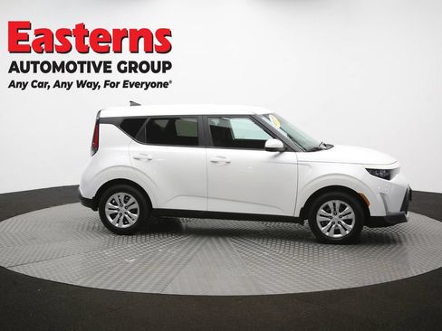 Used 2023 Kia Soul LX FWD image 44