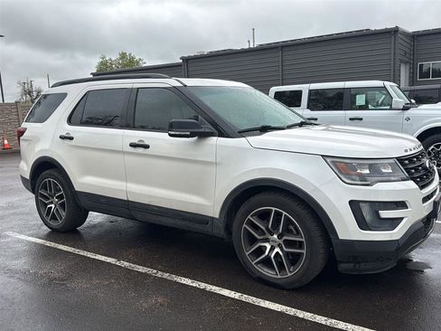 Used 2016 Ford Explorer Sport w/ Equipment Group 401A AWD/4WD image 4