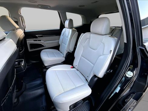 Certified 2025 Kia Telluride S FWD image 21