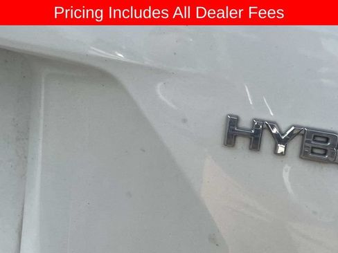 Used 2020 Toyota Prius LE AWD/4WD image 8