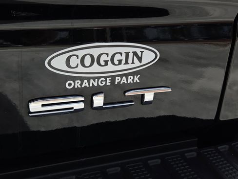 Used 2022 GMC Sierra 1500 SLT w/ SLT Premium Plus Package image 32