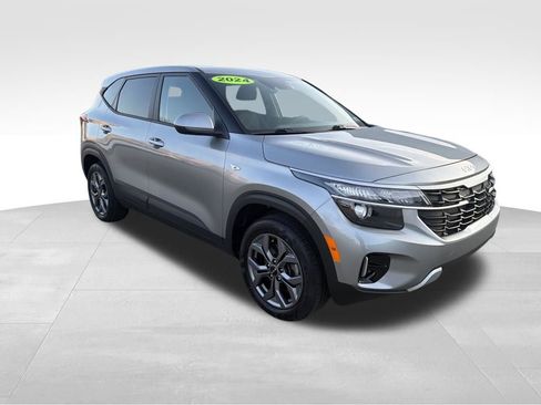 Used 2024 Kia Seltos LX image 8