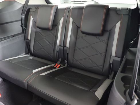 Used 2025 Volkswagen Atlas Peak Edition SE image 43