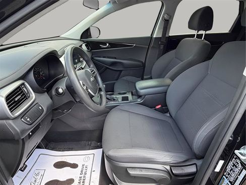 Used 2020 Kia Sorento FWD V6 image 16