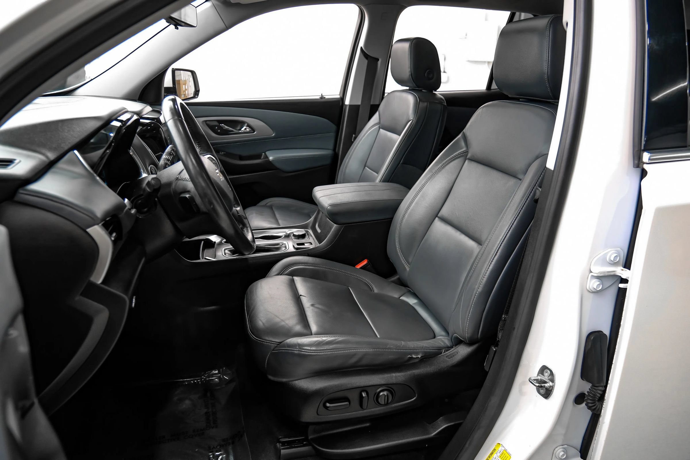 Used 2018 Chevrolet Traverse LT FWD image 45