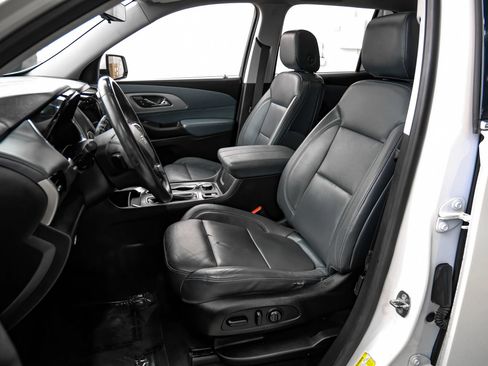 Used 2018 Chevrolet Traverse LT FWD image 45