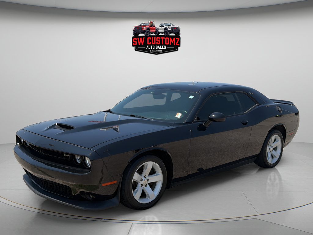 Used 2021 Dodge Challenger GT RWD image 3