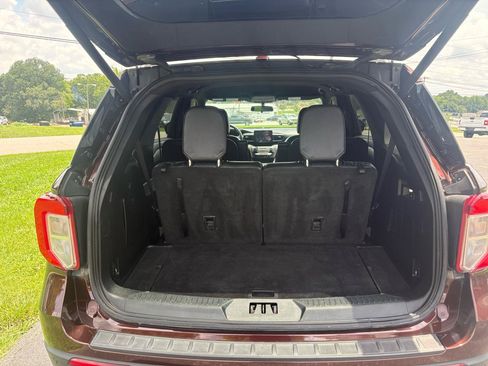Used 2020 Ford Explorer XLT w/ Equipment Group 202A AWD/4WD image 4