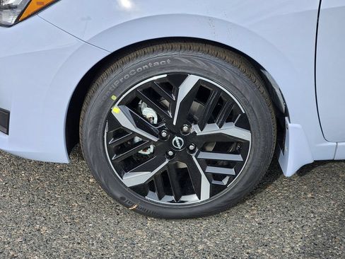 New 2025 Nissan Versa SR w/ Trunk Package FWD image 9