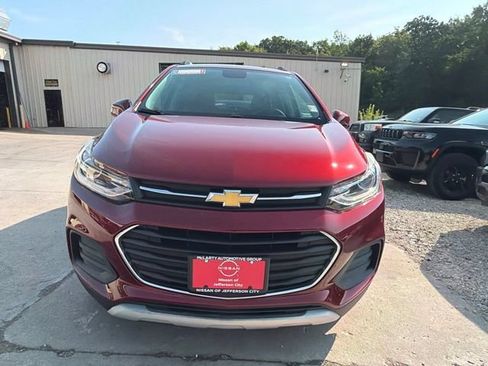 Used 2022 Chevrolet Trax LT w/ Driver Confidence Package AWD/4WD image 8