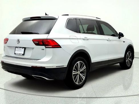 Used 2018 Volkswagen Tiguan SEL FWD image 5