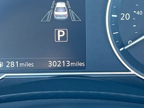 Used 2025 Nissan Versa SV w/ Trunk Package image 40