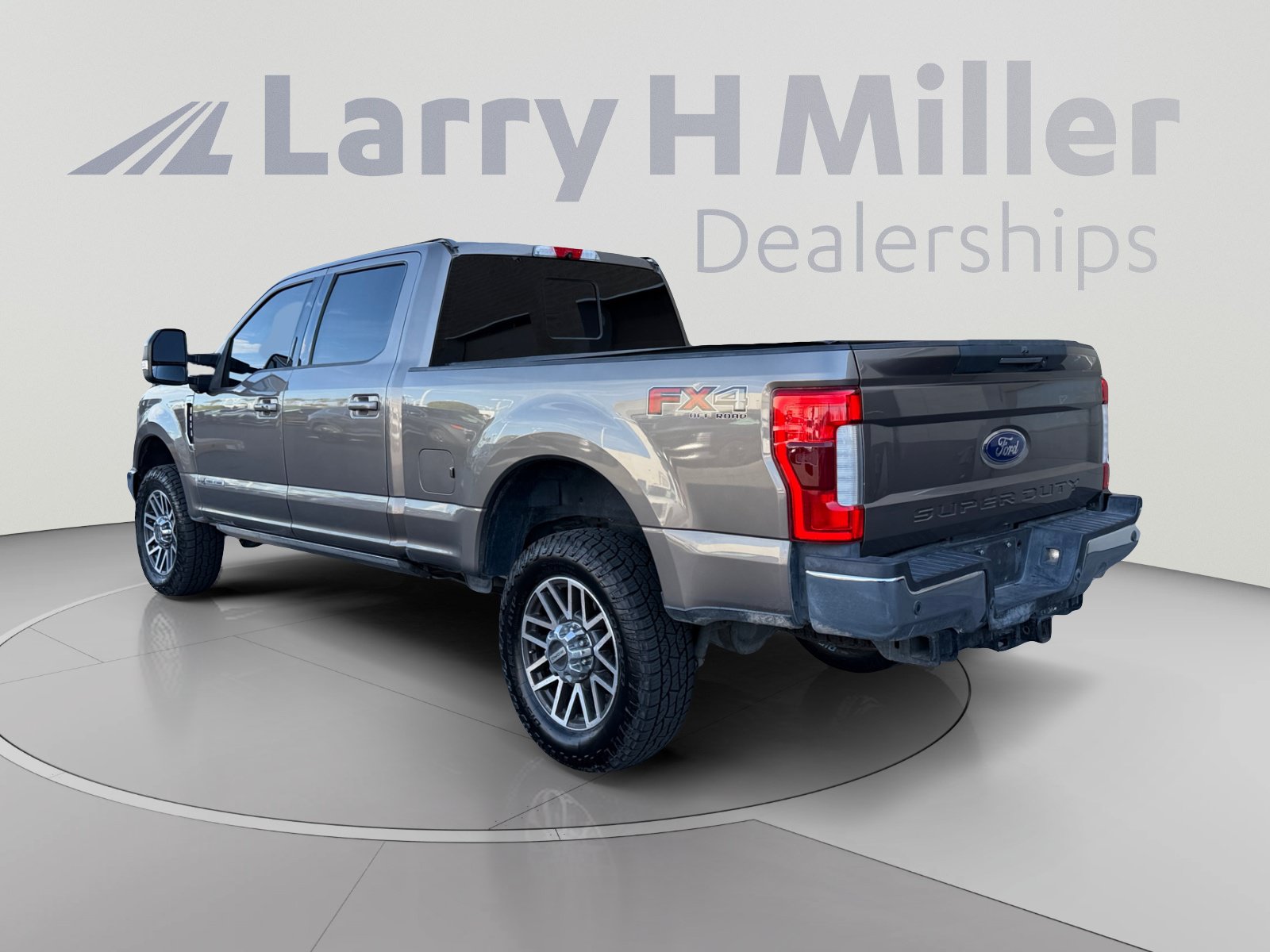 Used 2019 Ford F350 Lariat w/ Lariat Ultimate Package AWD/4WD image 3