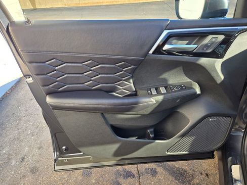 New 2026 Mitsubishi Outlander SEL image 21