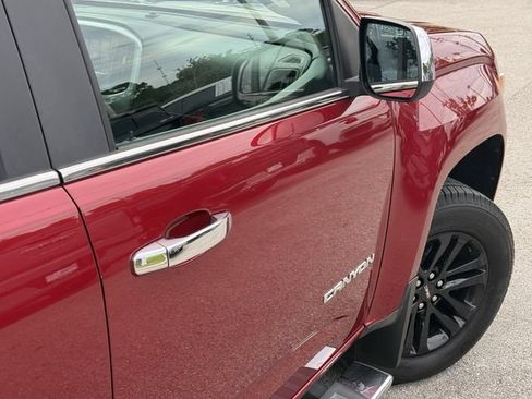 Used 2017 GMC Canyon SLT w/ Driver Alert Package AWD/4WD image 9