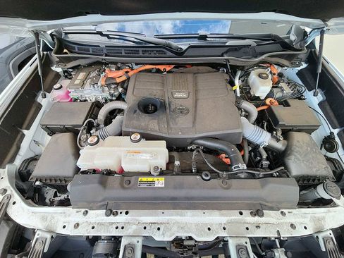 Used 2023 Toyota Sequoia Capstone image 11