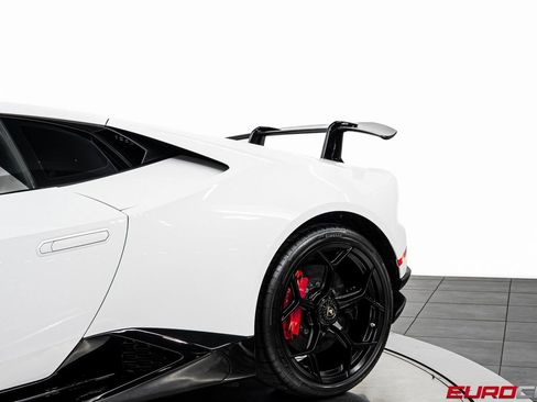 Used 2018 Lamborghini Huracan Performante image 16