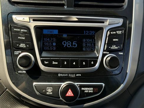 Used 2016 Hyundai Accent SE w/ Option Group 03 FWD image 16