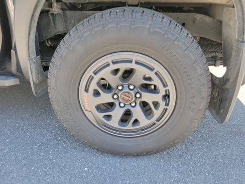 Used 2025 Nissan Frontier PRO-4X AWD/4WD image 27