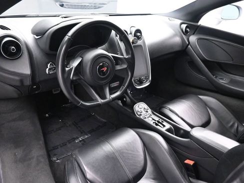 Used 2019 McLaren 570S Spider RWD image 14