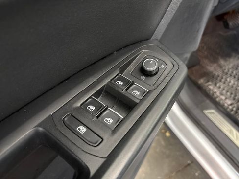 Used 2018 Volkswagen Atlas SEL AWD/4WD image 17