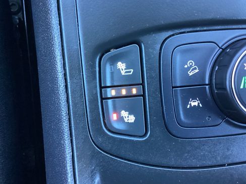 Used 2021 GMC Terrain SLE w/ Driver Convenience Package image 6