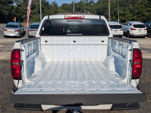 Used 2021 Chevrolet Colorado LT w/ LT Convenience Package image 12