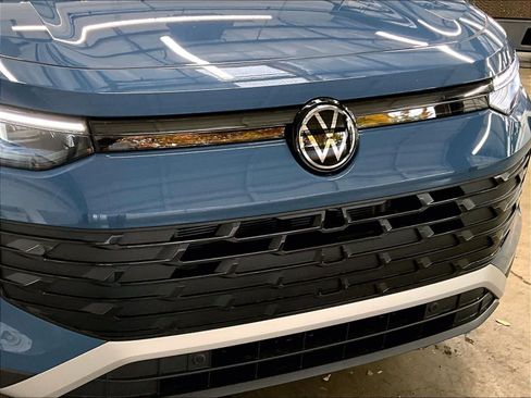 New 2026 Volkswagen Tiguan SE image 33