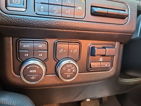 Used 2024 GMC Yukon XL Denali w/ Advanced Technology Package AWD/4WD image 48
