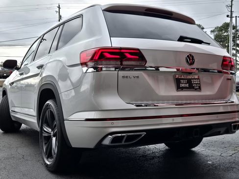 Used 2022 Volkswagen Atlas SEL R-Line image 4