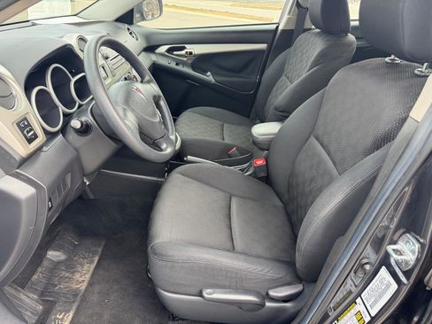 Used 2009 Pontiac Vibe w/ Preferred Package image 6