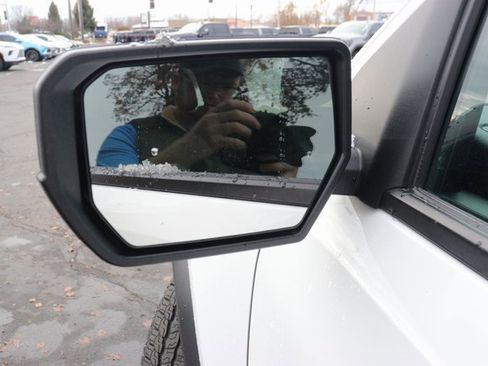 Used 2023 GMC Canyon Elevation w/ Convenience Package image 11