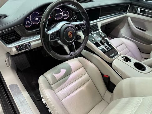Used 2018 Porsche Panamera 4S image 9
