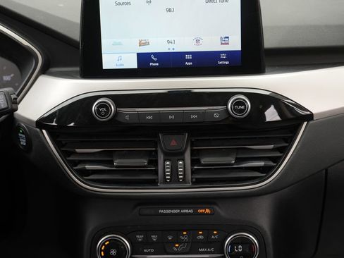 Used 2020 Ford Escape SE FWD image 39