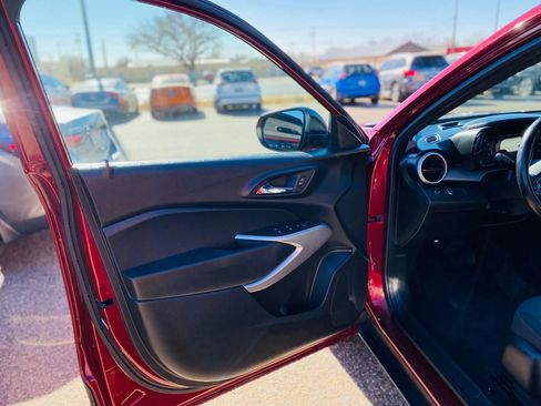 Used 2024 Chevrolet Trax RS w/ Driver Confidence Package image 17