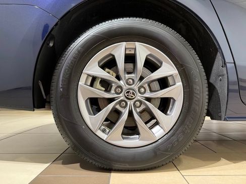 Certified 2025 Toyota Sienna XLE w/ XLE Plus Package AWD/4WD image 9